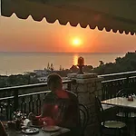Hotel Aloha