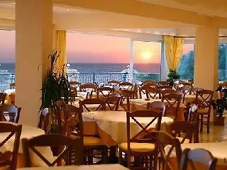 Aloha ホテル 3*