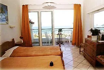 Aloha Hotel Agios Gordios (Corfu)